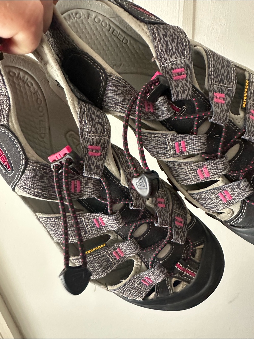 EEN Newport H2 Women’s Size 10 Waterproof Hiking Sandals Black Pink 1016288